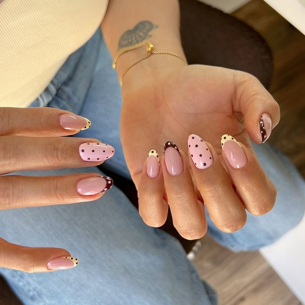 Nail Art Simple - 24Pcs Set Kuku Palsu Almond Polka