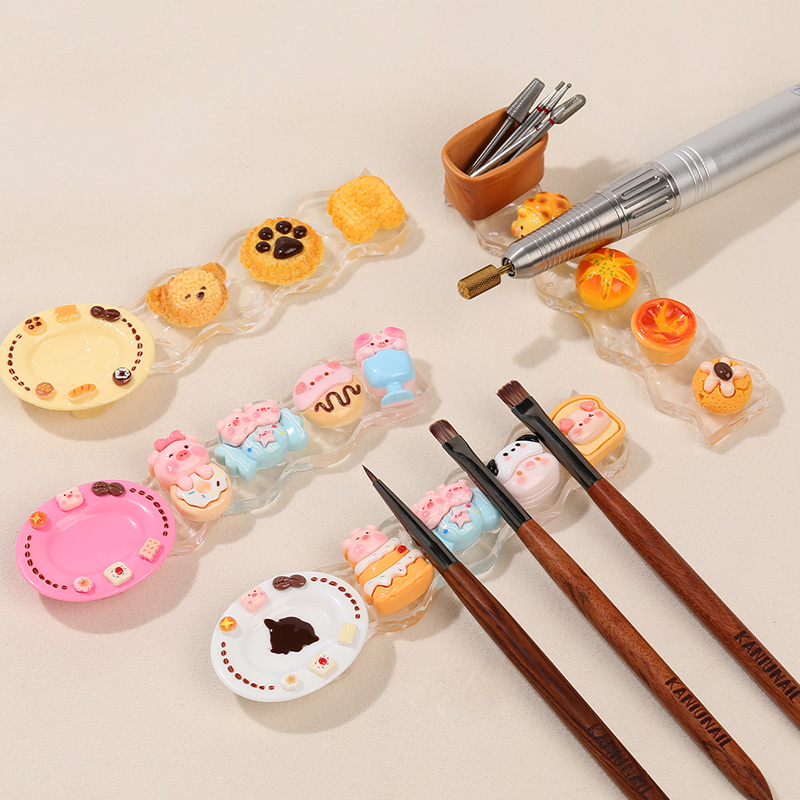 KANIU Tempat Sikat Kuku Bentuk - Nail Fan Brush ulasan dan harga