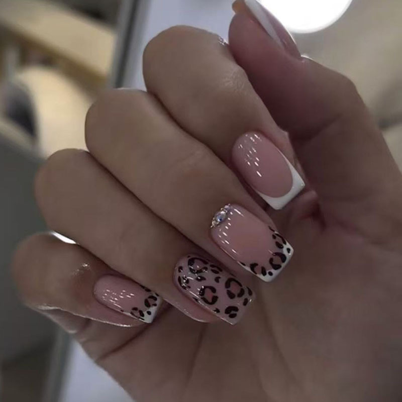24 pcs Kuku Palsu Siap Pakai M - Nail Art Simple ulasan dan harga